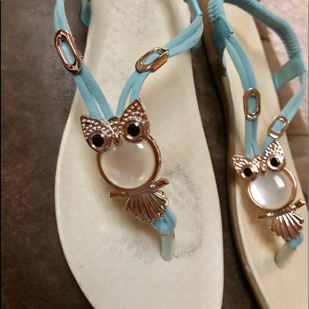 Baby blue thong sandals with owl